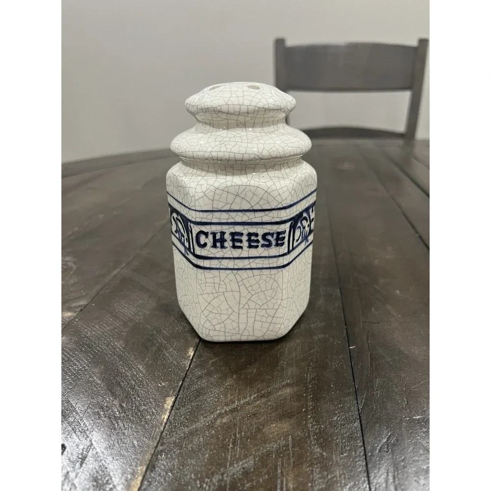 Dedham Pottery Potting‎ Shed Range Cheese Shaker Blue & White RABBIT Crackle